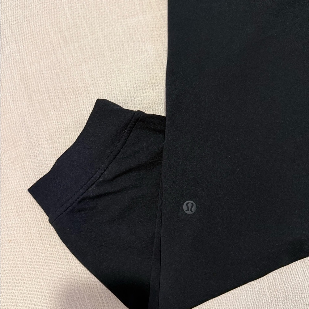 Lululemon Cropped Joggers - Picture 2 of 4